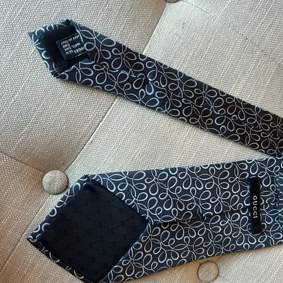 Gucci 100% Silk Blue Pattern Printed Tie Made in Italy